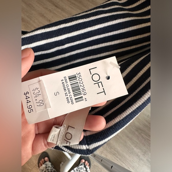 Loft off shoulder top NWT - Picture 4 of 5